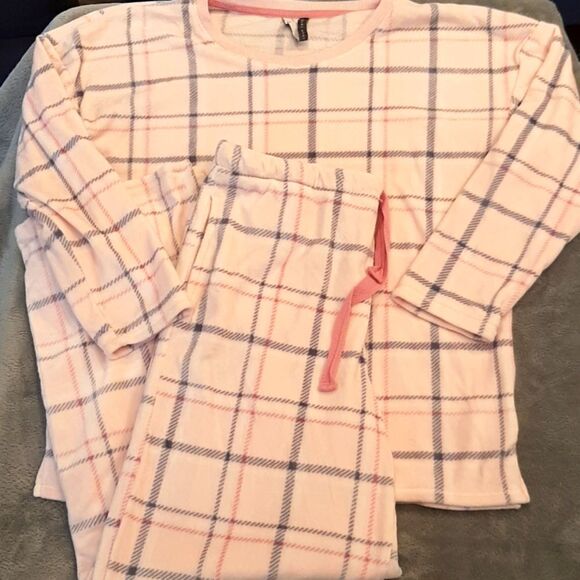 Jaclyn Intimates Pink Plush Pajama Set - Picture 1 of 9